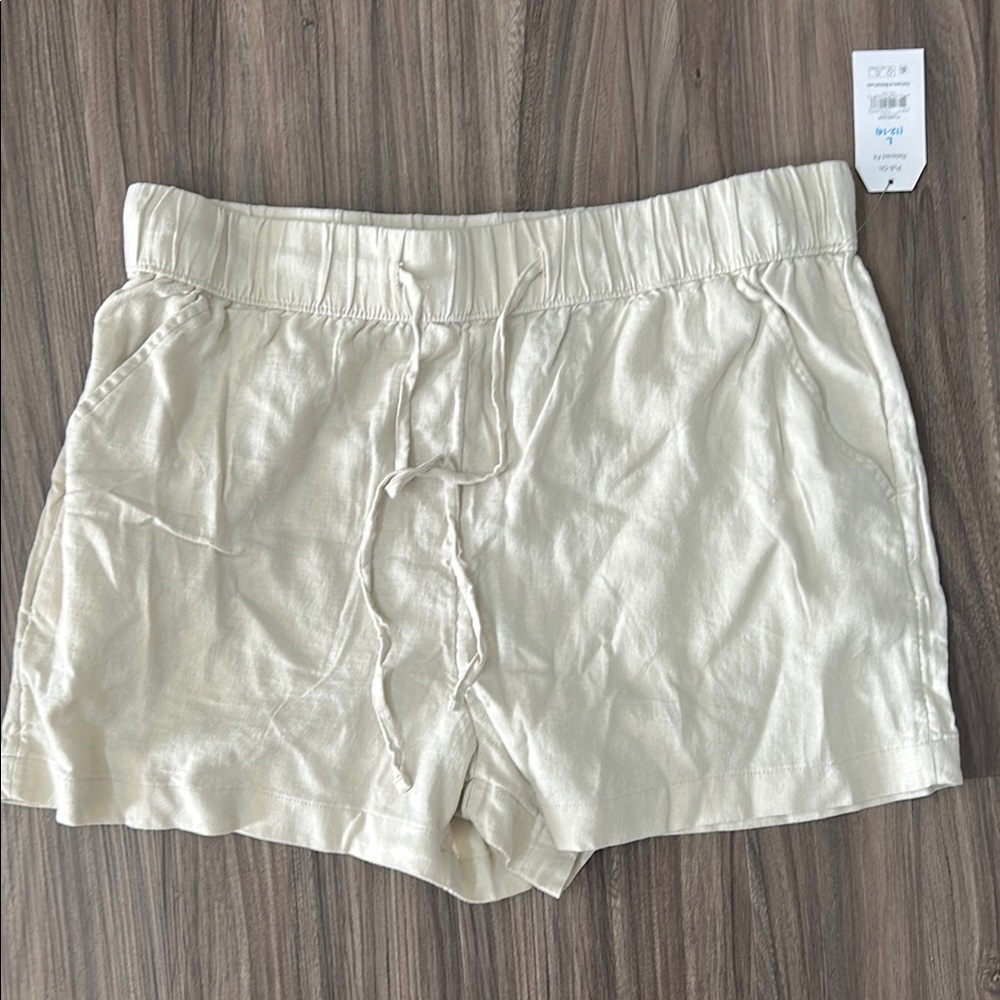 Time and Tru High Waist Cream Shorts Lightweight Casual